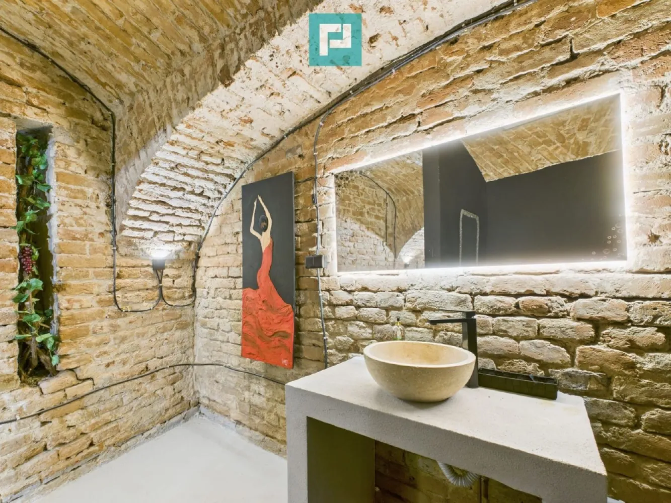 Eleganță subterană - pivniță exclusivistă Arad - De închiriat – Pivniță unicat arhitectural| Spațiu premium | Zona centrală – Arad Vă propun spre închiriere un spațiu cu adevărat special, o pivniță unicat, situată în zona centrală a Aradului, cu o suprafață utilă de 162 mp, ideală pentru activități care necesită un cadru diferit, elegant și impresionant! Caracteristici principale: Pivniță spectaculoasă cu bolte din cărămidă Suprafață utilă: 162 mp Zonă centrală Spațiu modern, spațios și deosebit Scări granit cu iluminare led Finisaje premium Centrală proprie 2 băi 2 ieșiri (funcționalitate și siguranță) Compartimentare versatilă Supraveghere video Pretabil pentru: Activități cu risc scăzut (cele mai potrivite) Depozitare, depozit pentru: vinuri, băuturi alcoolice (fără degustare publică) produse nealimentare arhivă documente materiale promoționale fără acces public, fără activitate comercială directă spațiu privat / hobby cramă personală spațiu de colecție atelier de creație (artă, sculptură, restaurare) studio foto/video (fără public) birou / activitate administrativă birou individual sediu firmă fără public activitate intelectuală (consultant, IT, contabilitate) cu personal redus (1–3 persoane) producție artizanală mică maturare vin, brânzeturi producție artizanală fără foc deschis ambalare / etichetare spațiu de degustare PRIVAT degustări ocazionale evenimente nepublice, pe bază de invitație depozit premium showroom (diverse concepte) cramă / wine bar privat club privat pe bază de invitații Orice activitate care necesită un spațiu atipic, cu personalitate și impact vizual! Atmosfera sa aparte, combinația dintre elementele arhitecturale și finisajele moderne transformă această pivniță, într-o alegere excelentă pentru proiecte care ies din tipare! Disponibil imediat acest refugiu urban de lux - pivniță premium în centrul Aradului! Pentru detalii suplimentare și programarea unei vizionări asistate, nu ezitați să mă contactați! Jeanina Câmpan - consultant imobiliar Propertylab Telefon: 0760672985 Email: jeanina.campan@propertylab.ro Eleganță subterană - pivniță exclusivistă Arad CP2872702 }}