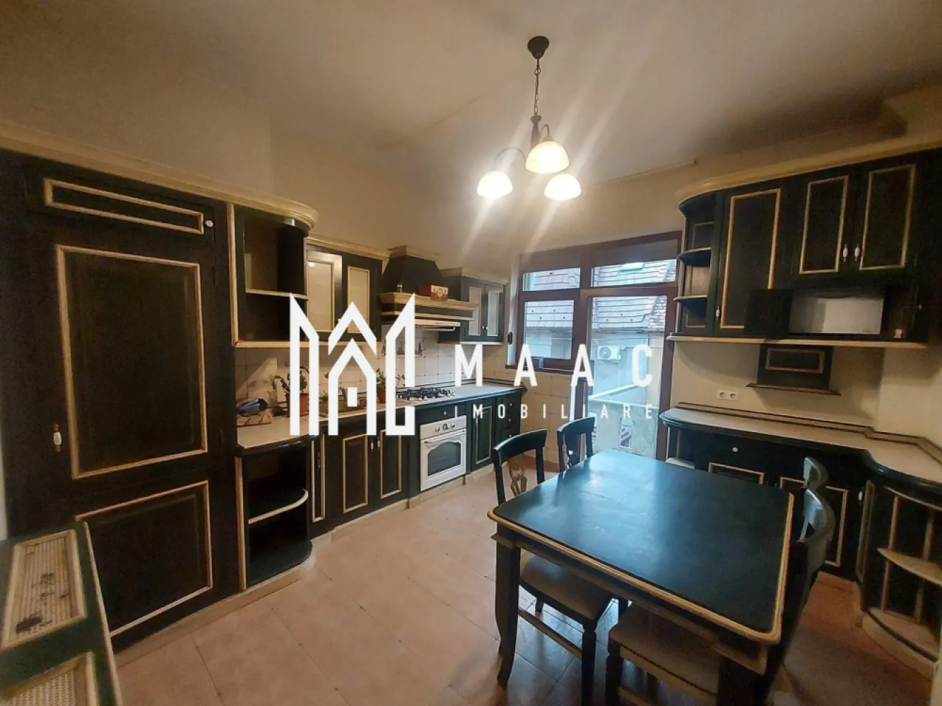 Apartament 3 Camere | 90MPU | Curte Proprie | Central