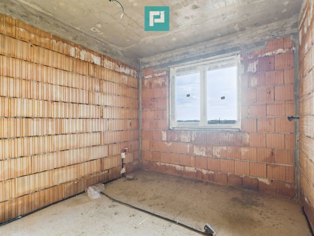 Penthouse cu terasă generoasă, în centrul Chișodei