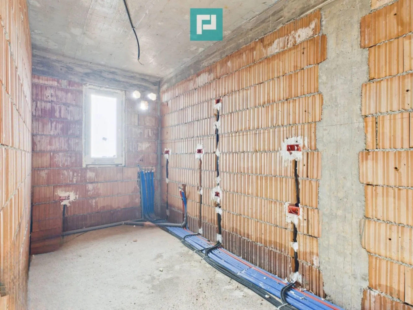 Penthouse cu terasă generoasă, în centrul Chișodei