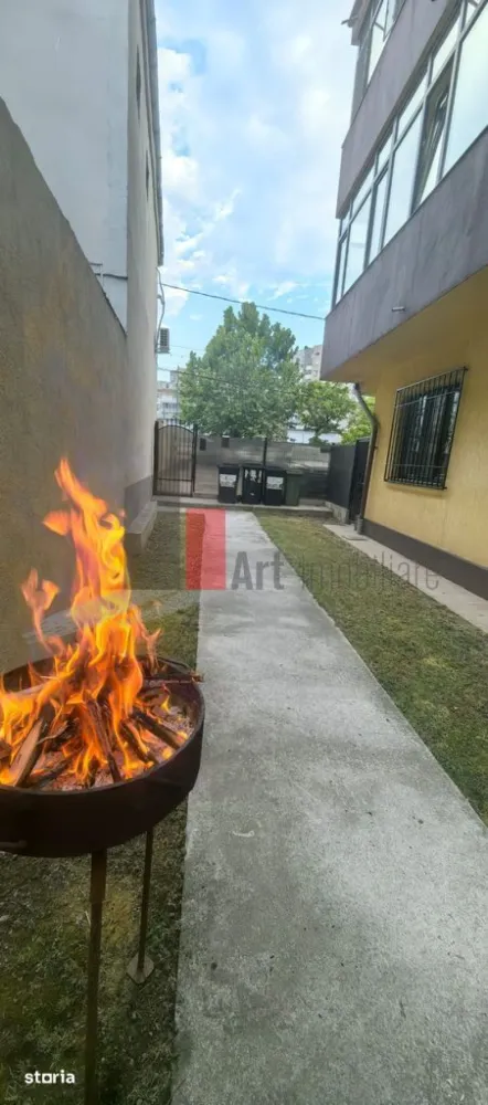 Vanzare apartament 3 camere | Bloc (8 ap) | Loc de parcare | Gorjului