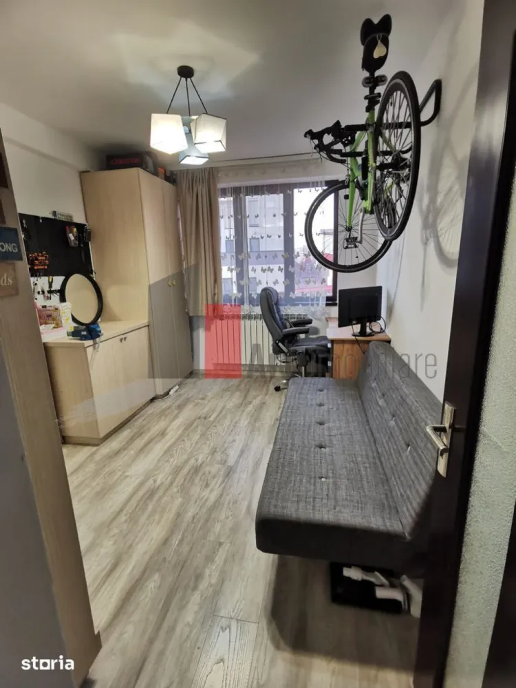 Vanzare apartament 3 camere | Bloc (8 ap) | Loc de parcare | Gorjului