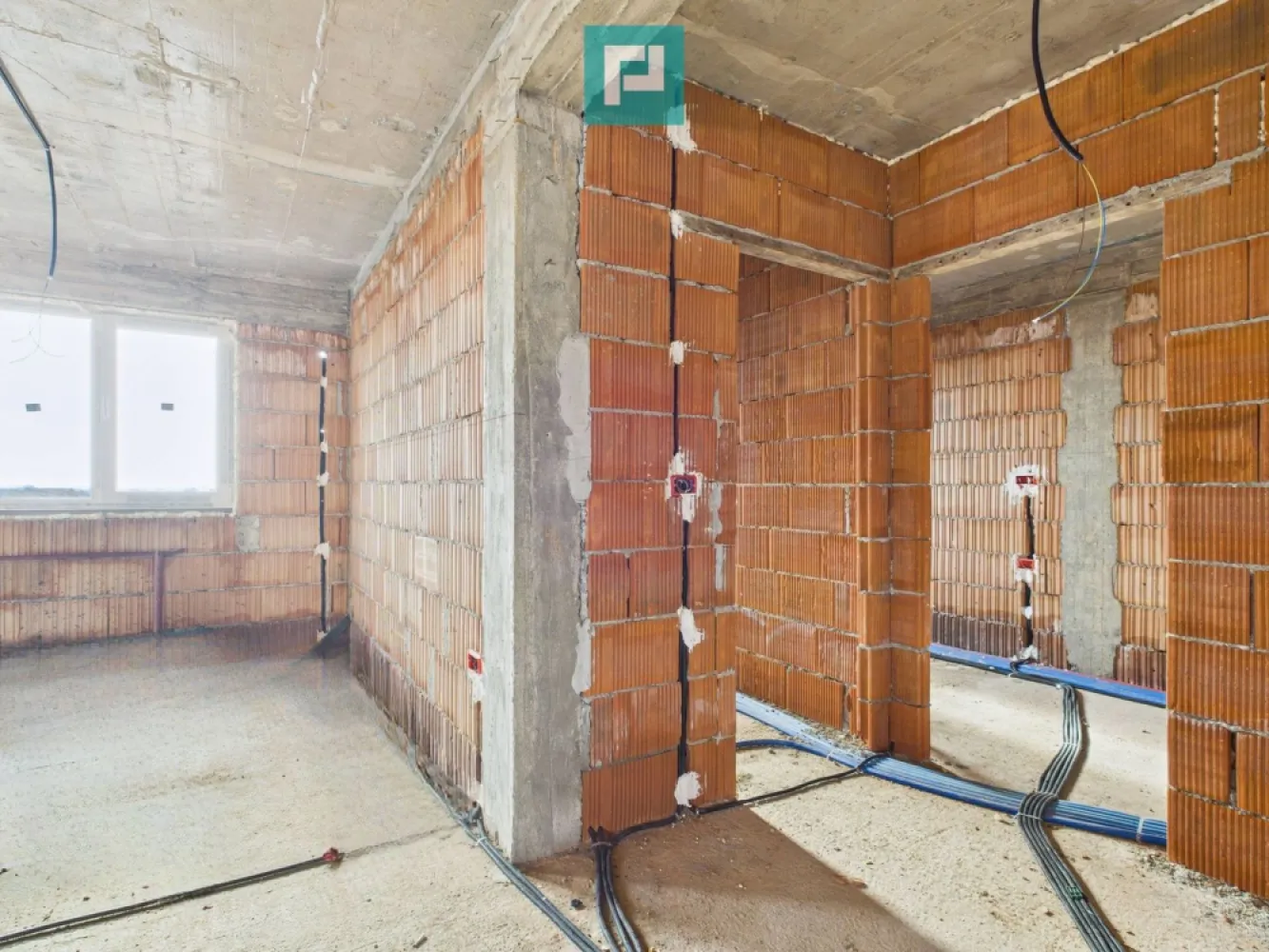 Penthouse cu terasă generoasă, în centrul Chișodei