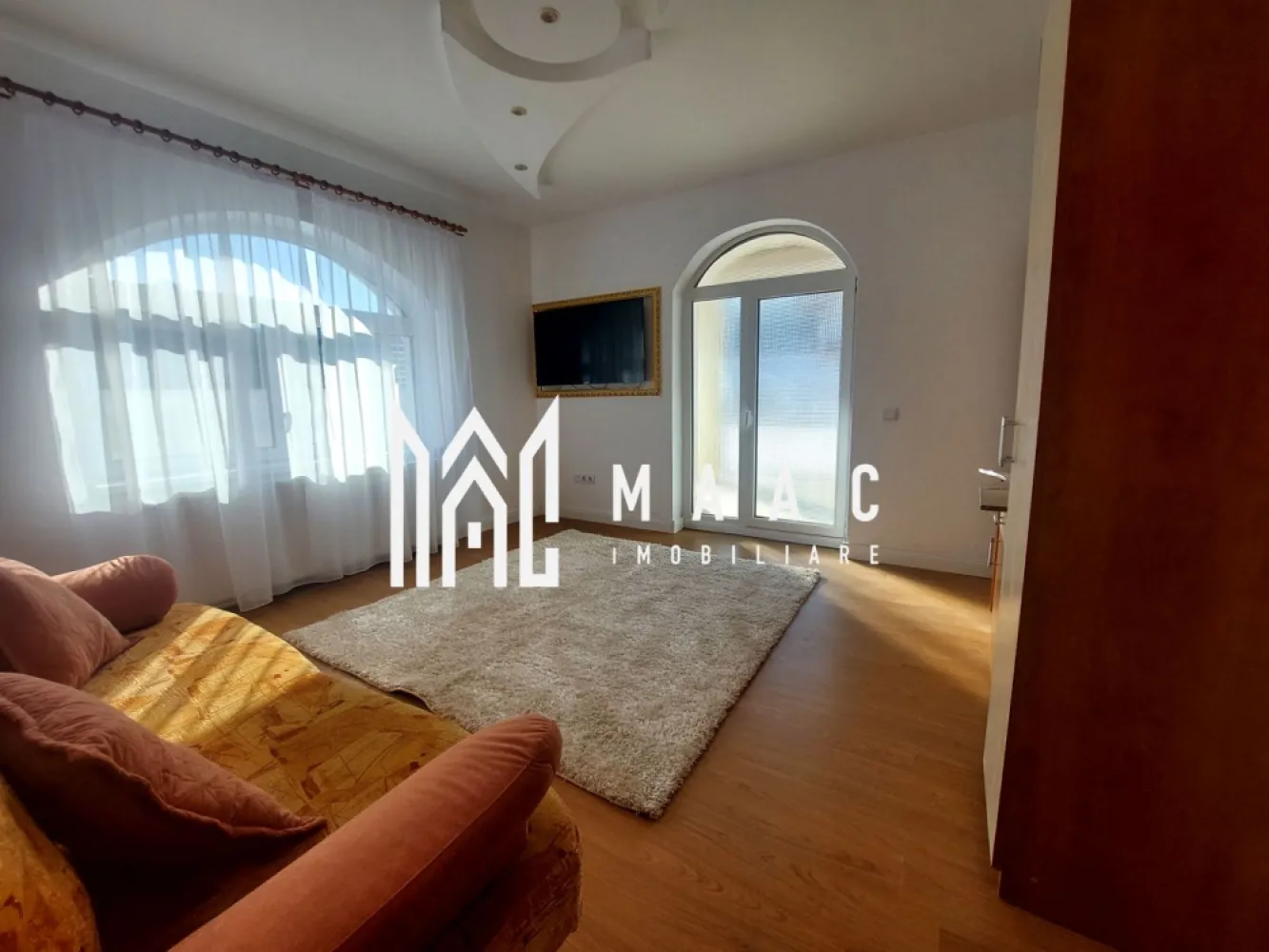 Casă | 4 camere | 240 MPU | Acces auto | Mediaș