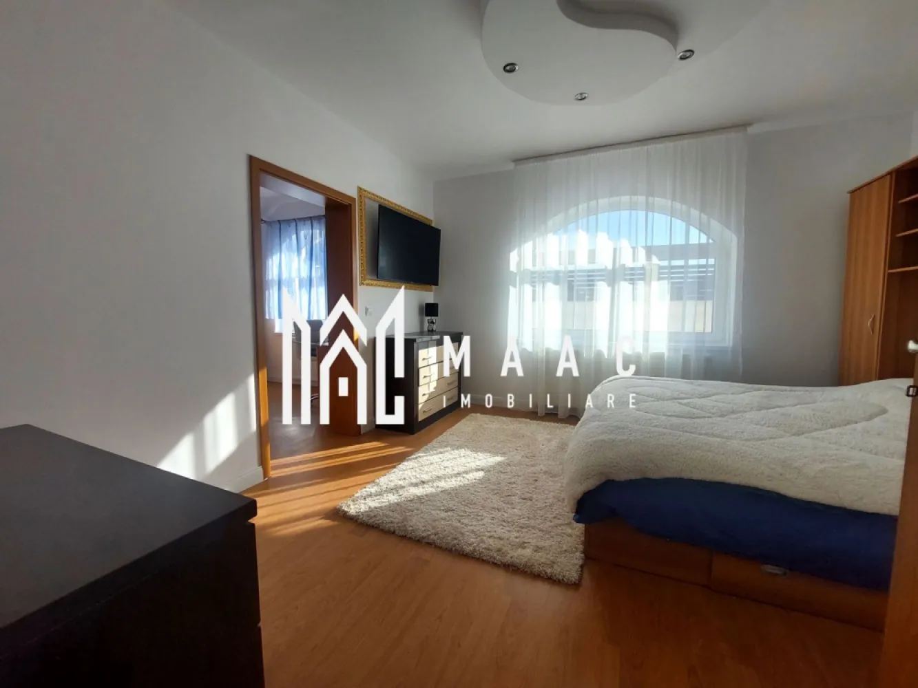 Casă | 4 camere | 240 MPU | Acces auto | Mediaș