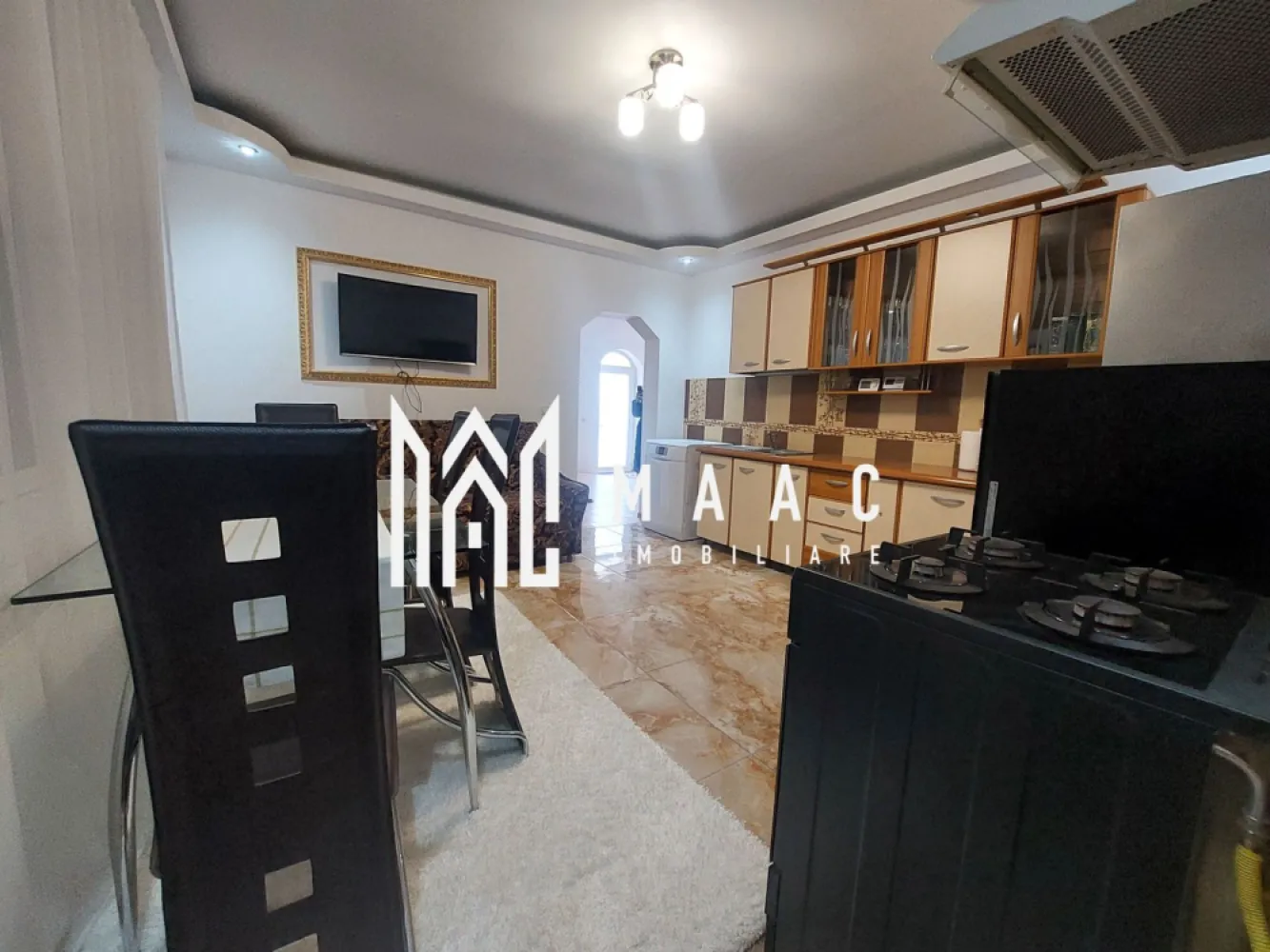 Casă | 4 camere | 240 MPU | Acces auto | Mediaș