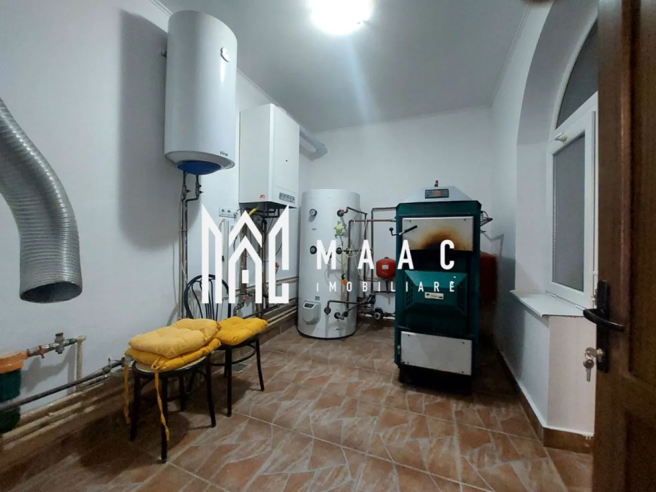 Casă | 4 camere | 240 MPU | Acces auto | Mediaș