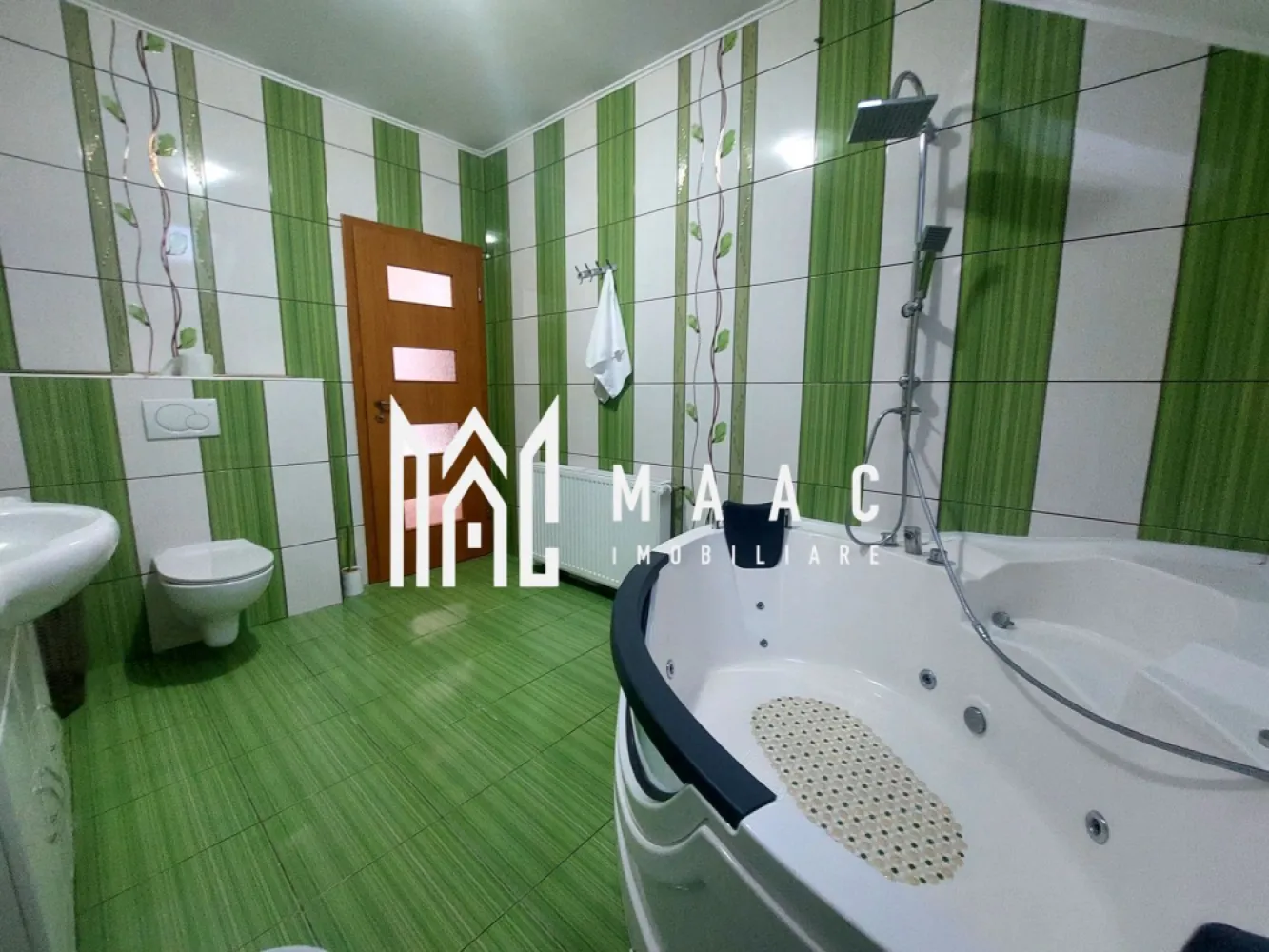 Casă | 4 camere | 240 MPU | Acces auto | Mediaș