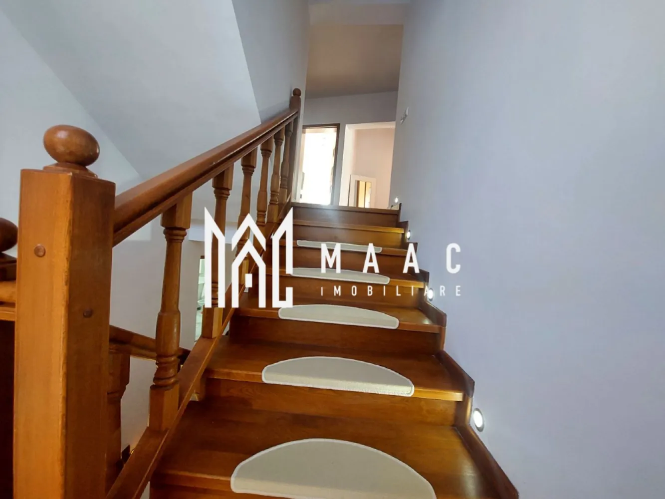 Casă | 4 camere | 240 MPU | Acces auto | Mediaș