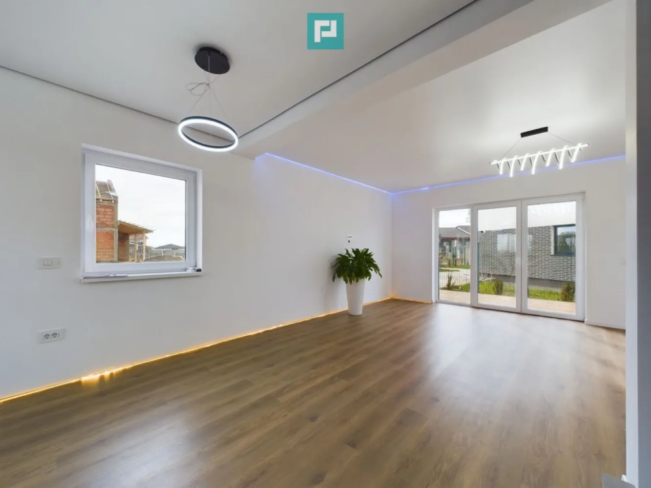 Duplex Modern la limita dintre Moșnița Nouă și Calea Urseni- Construcție 2024 - Visezi la un cămin modern și confortabil? Avem soluția perfectă pentru tine! Te invităm să descoperi un duplex deosebit, situat la limita dintre Moșnița Nouă și Calea Urseni, în mijlocul unei zone în plină dezvoltare, aproape de centura orașului. Construit în 2024, acest duplex te întâmpină cu finisaje moderne și o atmosferă primitoare, ideală pentru o familie care își dorește un spațiu generos și funcțional. Despre duplex: Suprafața utilă de 95 mp este perfect compartimentată pentru a oferi confortul de care ai nevoie. La parter, vei găsi o baie elegantă dotată cu duș, o bucătărie open space care se leagă armonios de livingul luminos, unde ai acces direct pe o terasă spațioasă – locul perfect pentru a savura diminețile cu cafeaua în mână sau serile alături de cei dragi. La etaj, duplexul dispune de 3 dormitoare confortabile, plus o baie cu cadă, ideală pentru momentele de relaxare. Iar pentru a adăuga un plus de confort, pereții din băi sunt încălziți, iar tavanele extensibile din întreaga locuință oferă o senzație de amplitudine și eleganță. Curtea și dotările: Curtea este amenajată cu gust, oferind un loc perfect de joacă pentru copii sau un spațiu de relaxare pentru întreaga familie. În plus, duplexul este dotat cu un sistem de alarmă și video, asigurându-ți liniștea și siguranța. Despre zonă: Localizat într-o zonă în plină expansiune, te bucuri de acces facil la toate facilitățile necesare: magazine, școli, grădinițe și transport în comun. Nu rata ocazia de a deveni proprietar al acestui duplex modern! Contactează-ne pentru mai multe detalii sau pentru a stabili o vizionare. Acesta ar putea fi noul tău cămin! Agent imobiliar: Natalia Draganel Telefon: 0722 313 450 natalia.draganel@propertylab.ro Cod Proprietate: 2530629 }}