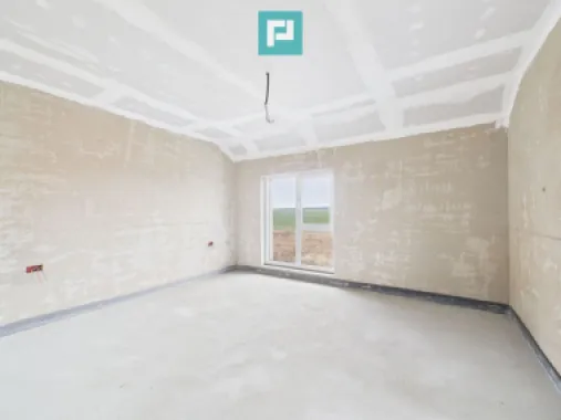 Duplex semi-finisat cu 3 camere, 3 băi în Pișchia