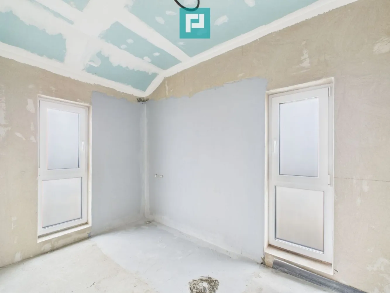 Duplex semi-finisat cu 3 camere, 3 băi în Pișchia