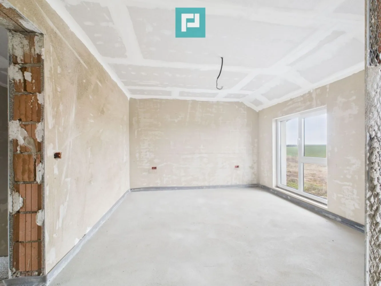 Duplex semi-finisat cu 3 camere, 3 băi în Pișchia