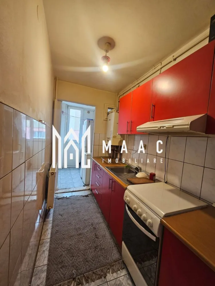 Garsoniera | Strand 2 | Etaj 1 | Boxa - MAAC Imobiliare vă propune spre vânzare o garsonieră situată în cartierul Ștrand, una dintre cele mai apreciate zone ale orașului datorită liniștii, accesului rapid la punctele de interes și comunității bine dezvoltate. Detalii proprietate Tip: Garsonieră Cartier: Ștrand, Sibiu Etaj: 1 Compartimentare practică, spațiu luminos și bine proporționat Ideală pentru locuit sau investiție Detine o pivnita de 12 MP Avantaje zonă Aproape de magazine, farmacii, stații de autobuz Parcuri și spații verzi în imediata vecinătate Acces rapid către centrul orașului Pentru detalii si programarea unei vizionari mentionati CP2834357 }}