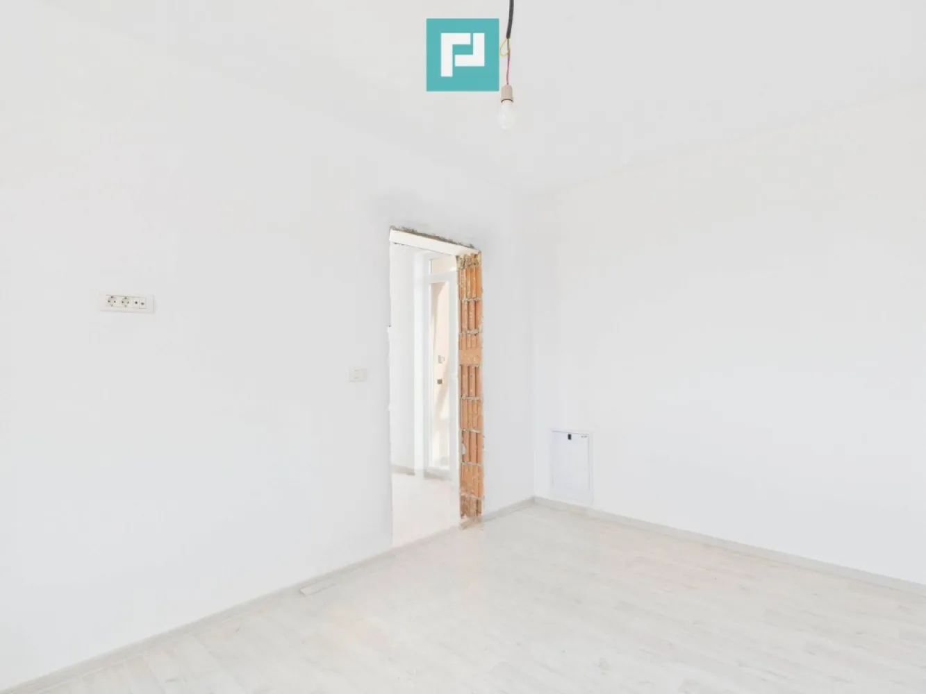 Penthouse cu terasă generoasă, în inima Chișodei