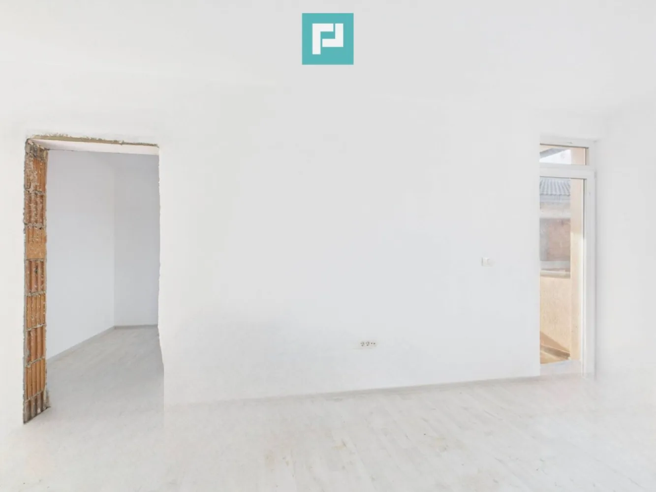 Penthouse cu terasă generoasă, în inima Chișodei