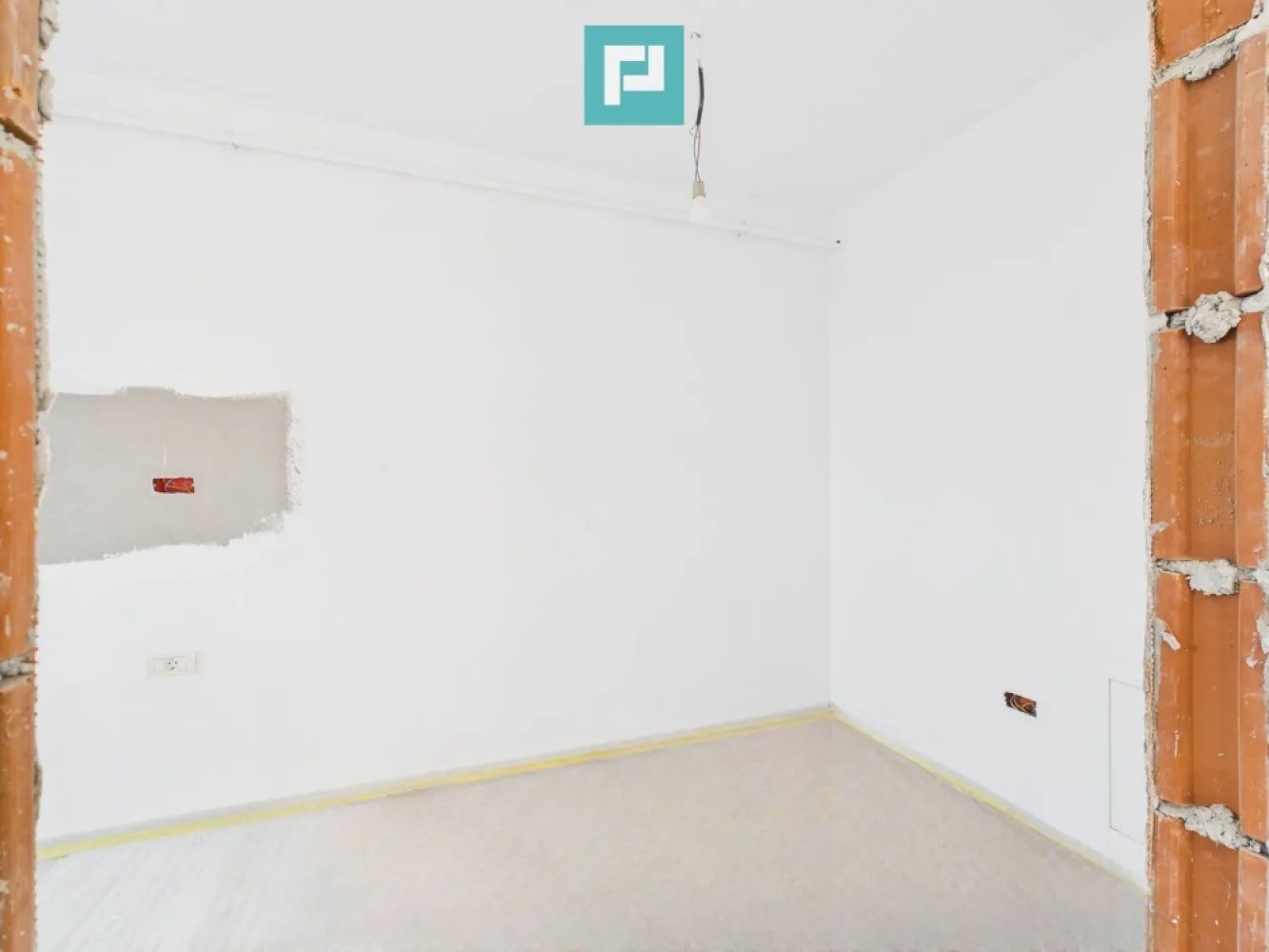 Penthouse cu terasă generoasă, în inima Chișodei