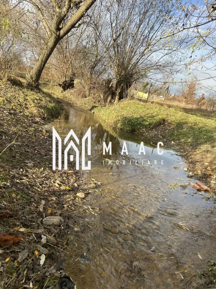 Teren cu potențial turistic I Cârțișoara I 1800 MP - MAAC Imobiliare vă propune spre vânzare un teren cu potențial turistic ridicat, situat în Cârțișoara, într-o zonă recunoscută pentru frumusețea naturală și proximitatea față de Munții Făgăraș. Caracteristici ale terenului: Suprafață totală: 1.800 mp Vedere spectaculoasă către Munții Făgăraș Pârâu la capătul proprietății, oferind un cadru natural deosebit Dublu acces auto, ideal pentru amenajare și proiecte turistice Utilități în apropiere 🌿 Destinație recomandată: Terenul este pretabil pentru dezvoltări turistice Poziționarea sa în zona turistică Cârțișoara, la poalele Transfăgărășanului, îi conferă un potențial excelent pentru investiție. Pentru mai multe detalii și vizionări, precizati telefonic ca ati vazut anuntul cu ID: CP2816364 }}