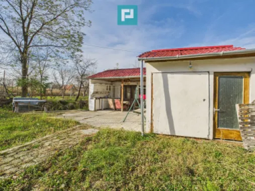 Casuță cu priveliște panoramică spre Cetatea Șiria