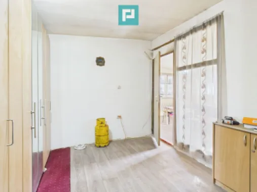 Casuță cu priveliște panoramică spre Cetatea Șiria