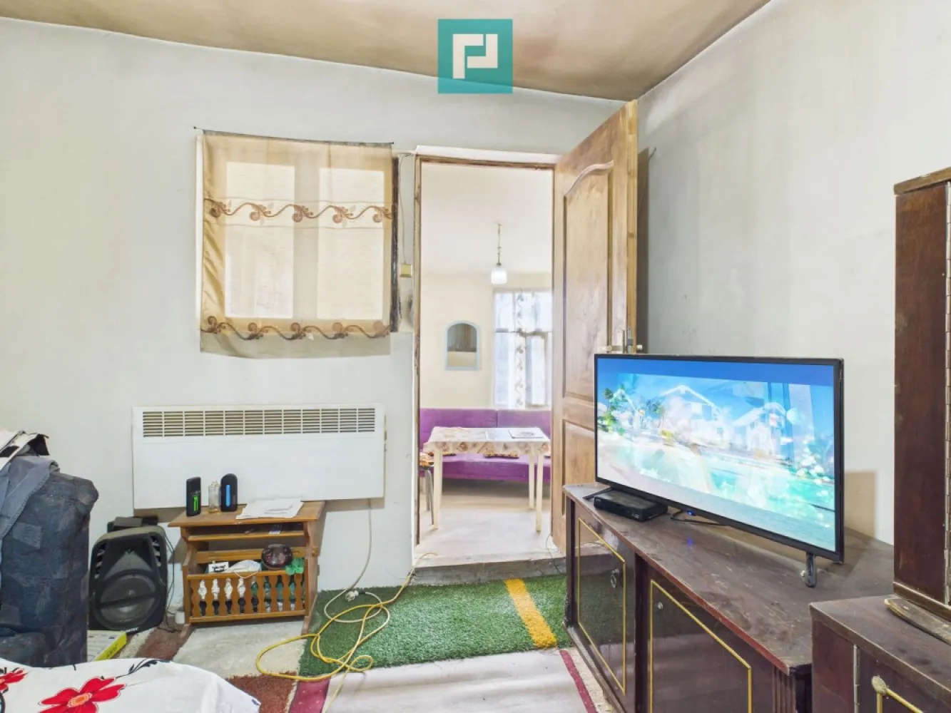 Casuță cu priveliște panoramică spre Cetatea Șiria