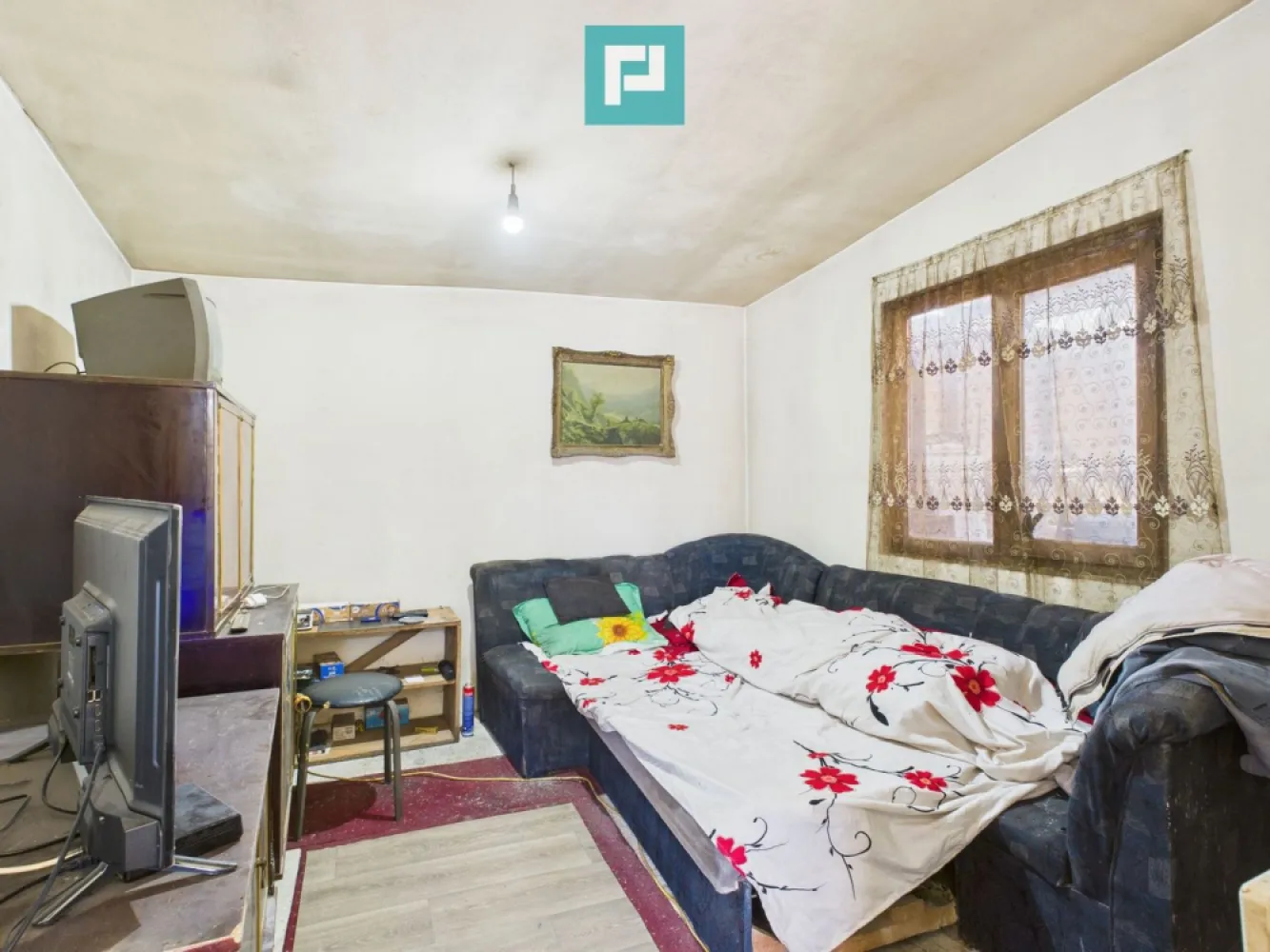 Casuță cu priveliște panoramică spre Cetatea Șiria