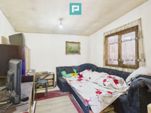 Casuță cu priveliște panoramică spre Cetatea Șiria