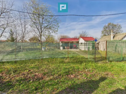 Casuță cu priveliște panoramică spre Cetatea Șiria