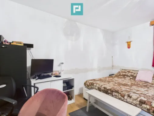 Casă complet renovată în Orțișoara.