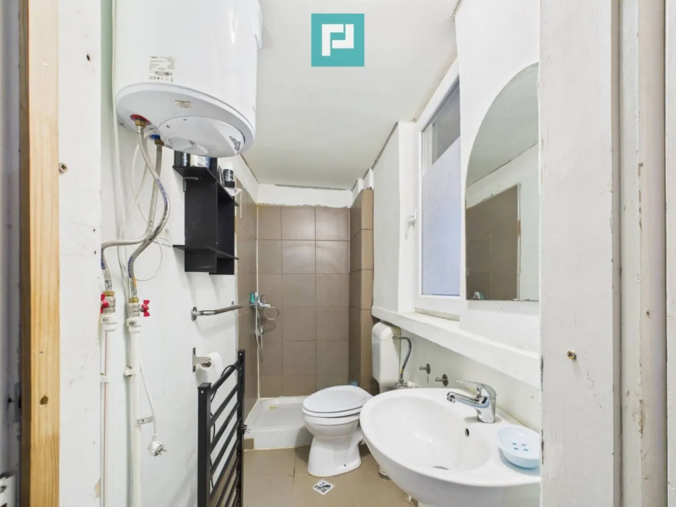 Casă complet renovată în Orțișoara.