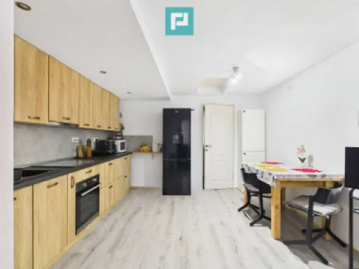 Casă complet renovată în Orțișoara.