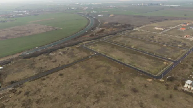 Teren intravilan de 606 mp în Vladimirescu