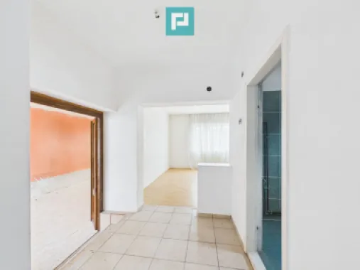 Casă modernă P+1, cu magazin, lângă orașul Sebiș