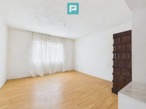 Casă modernă P+1, cu magazin, lângă orașul Sebiș