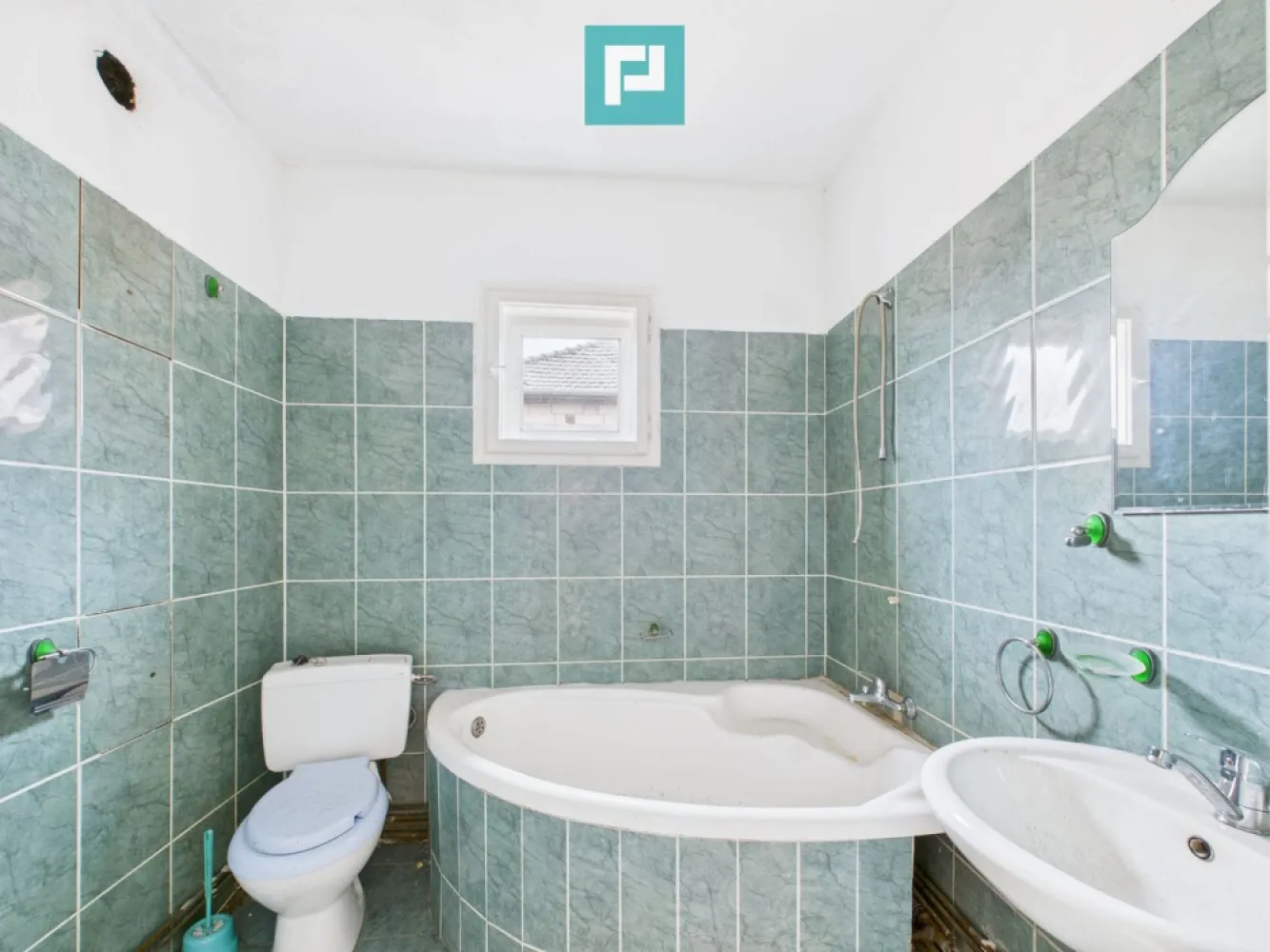 Casă modernă P+1, cu magazin, lângă orașul Sebiș