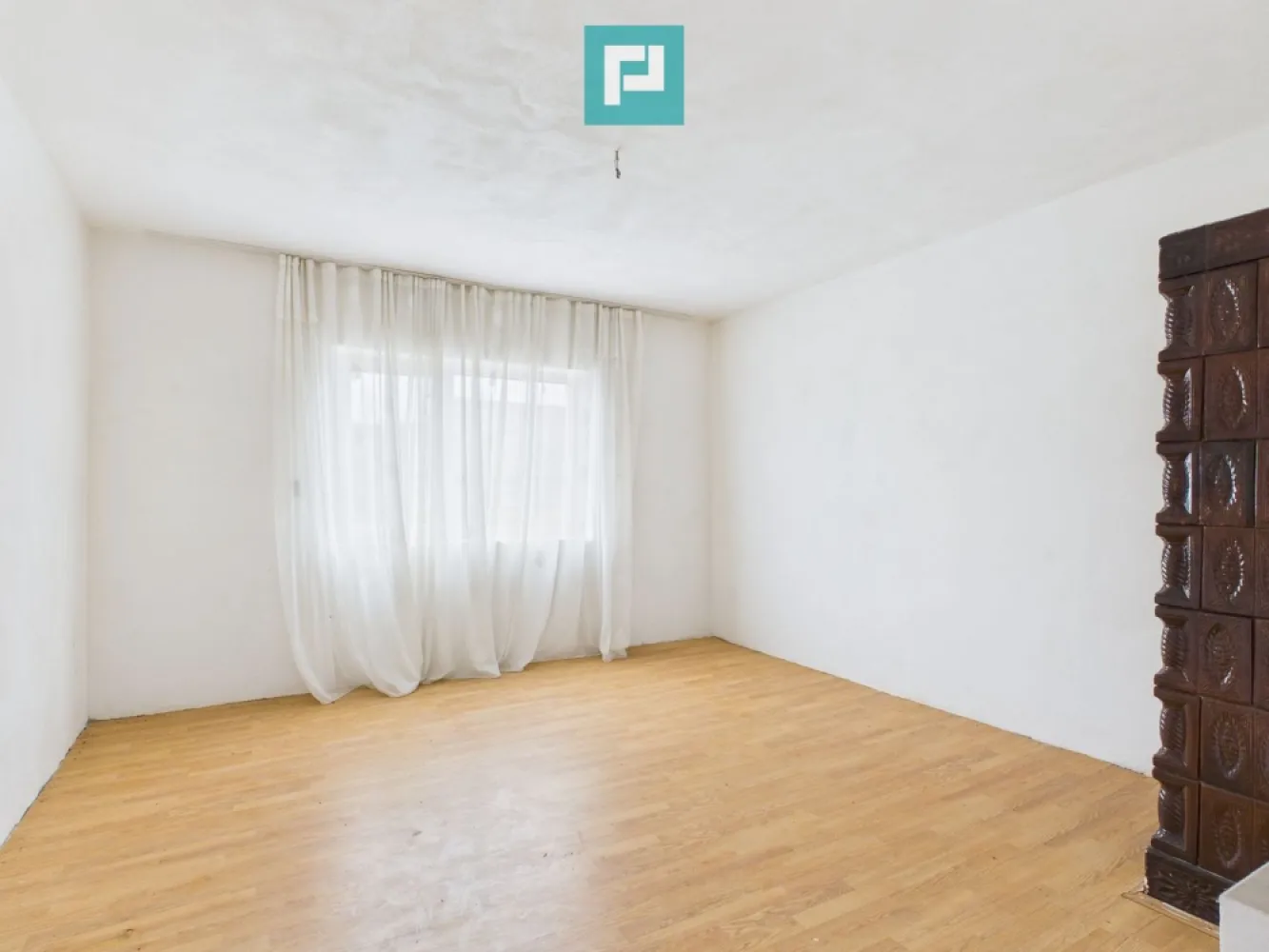 Casă modernă P+1, cu magazin, lângă orașul Sebiș