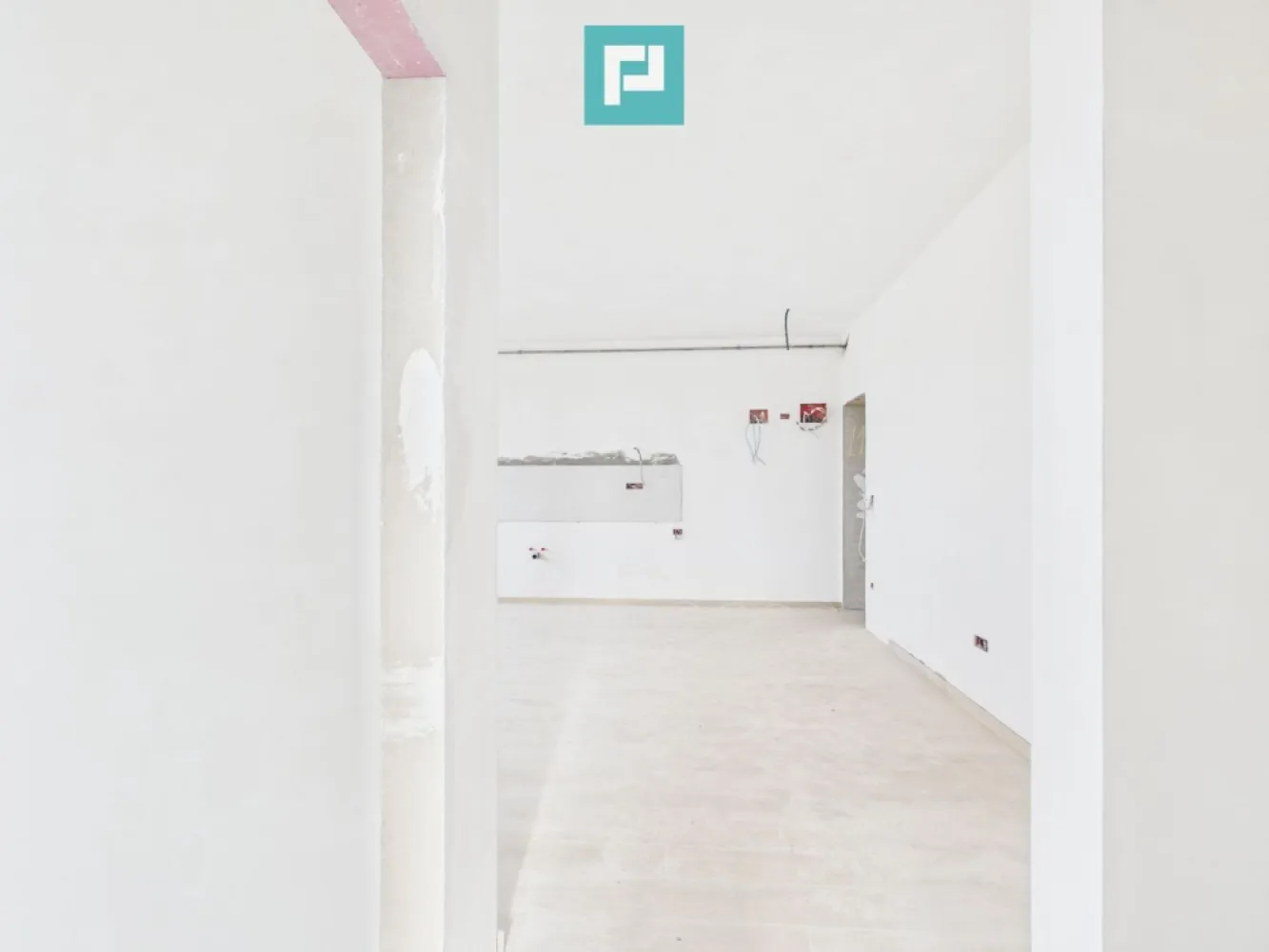 Apartament la mansardă Freidorf lângă ShoppingCity - Apartament modern cu 2 camere la mansardă – lângă Shopping City Timișoara Aflat la mansardă, acest apartament modest de 50,05 mp utili (63,20 mp construiți) te cucerește prin conceptul open space și spațiile generoase, oferind o atmosferă caldă, luminoasă și primitoare. Avantaje cheie: Iluminat natural excelent, care creează o stare de bine Design modern, ideal pentru tineri sau cupluri care apreciază confortul Locație excelentă, aproape de Shopping City Timișoara – tot ce ai nevoie, la doar câțiva pași Prețul include TVA și un loc de parcare privat Un apartament ideal pentru cei care caută intimitate, stil și accesibilitate într-o zonă dinamică a orașului! Consultant imobiliar : Laurențiu Caraman Telefon : 0721824896 Email : laurențiu.caraman@propertylab.ro CP 2785927 }}