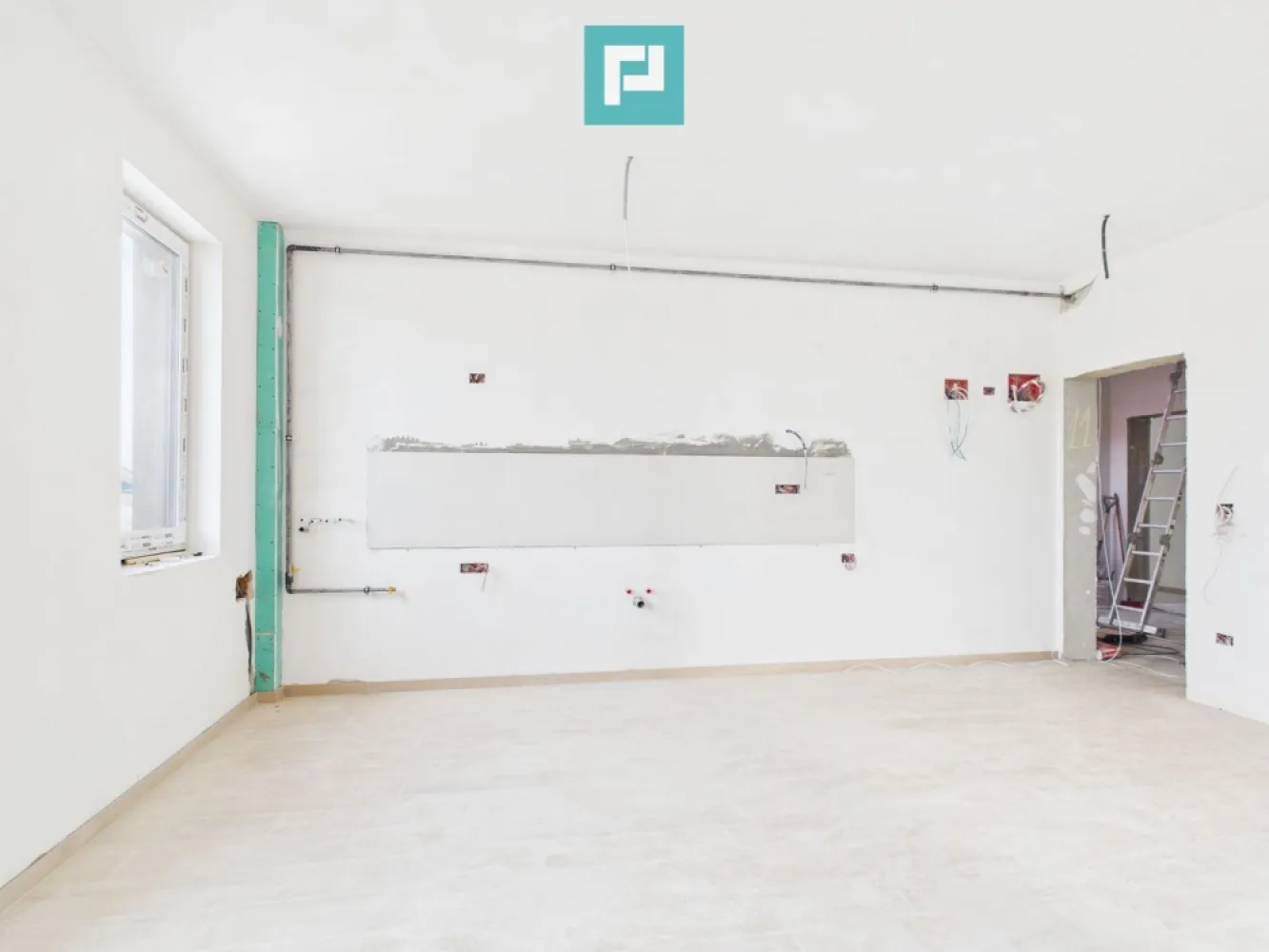 Apartament la mansardă Freidorf lângă ShoppingCity - Apartament modern cu 2 camere la mansardă – lângă Shopping City Timișoara Aflat la mansardă, acest apartament modest de 50,05 mp utili (63,20 mp construiți) te cucerește prin conceptul open space și spațiile generoase, oferind o atmosferă caldă, luminoasă și primitoare. Avantaje cheie: Iluminat natural excelent, care creează o stare de bine Design modern, ideal pentru tineri sau cupluri care apreciază confortul Locație excelentă, aproape de Shopping City Timișoara – tot ce ai nevoie, la doar câțiva pași Prețul include TVA și un loc de parcare privat Un apartament ideal pentru cei care caută intimitate, stil și accesibilitate într-o zonă dinamică a orașului! Consultant imobiliar : Laurențiu Caraman Telefon : 0721824896 Email : laurențiu.caraman@propertylab.ro CP 2785927 }}