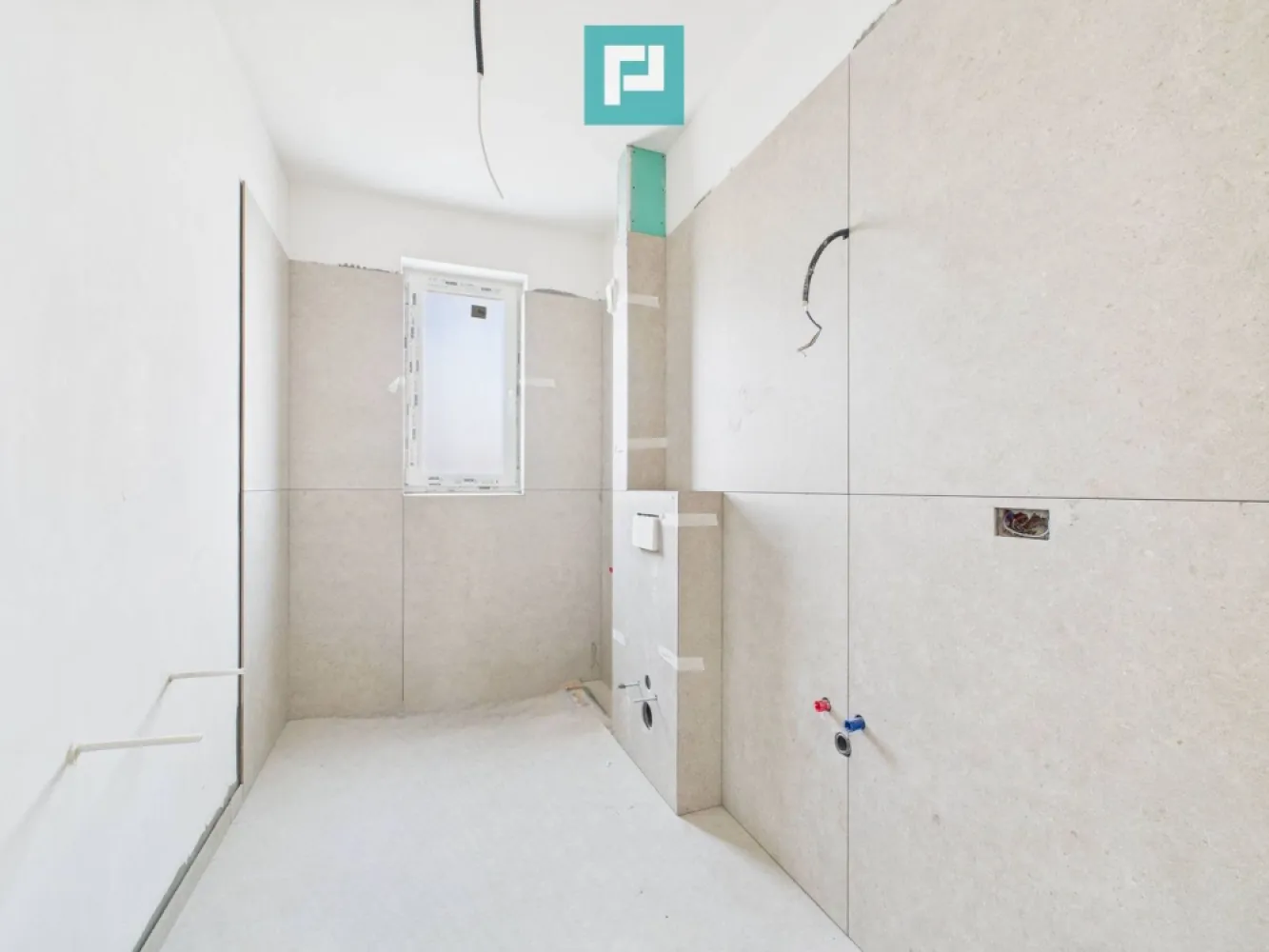 Apartament 54 mp spațios la mansardă în Freidorf - Apartament nou, modern și spațios la mansardă – spațiu generos și confortabil, lângă Shopping City Timișoara Pentru cei care caută un apartament generos, luminos și plin de confort, recomandăm acest apartament open space situat la mansardă, cu o suprafață desfășurată de 54,73 mp și o suprafață construită de 66,30 mp. Designul deschis oferă o atmosferă aerisită și modernă, perfectă pentru relaxare sau pentru amenajări creative. Amplasarea în apropierea Shopping City Timișoara aduce un plus de confort – acces rapid la centre comerciale, restaurante și transport. Ideal pentru tineri, cupluri sau investitori care își doresc un apartament primitor într-o zonă în plină dezvoltare. Consultant imobiliar : Laurentiu Caraman Telefon : 0721824896 Email : laurentiu.caraman@propertylab.ro CP 2770051 }}