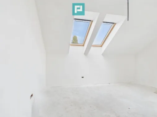 Apartament 54 mp spațios la mansardă în Freidorf