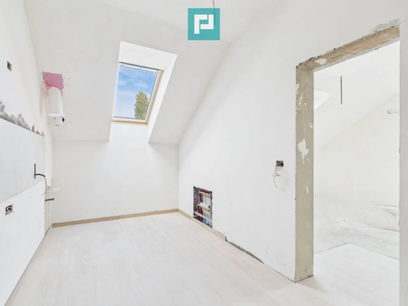 Apartament 54 mp spațios la mansardă în Freidorf