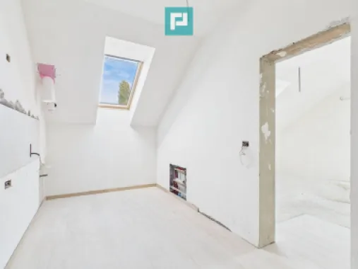 Apartament 54 mp spațios la mansardă în Freidorf