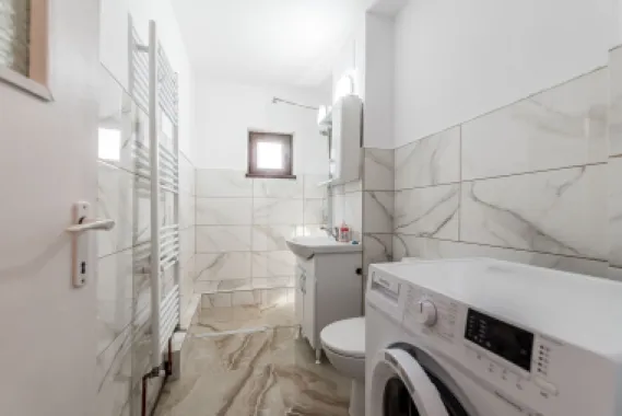 REDUS Apartament renovat cu 2 camere Micalaca etaj 3 Comision 0