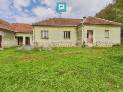 Casă cu teren generos Vărădia de Mureș - Stejar