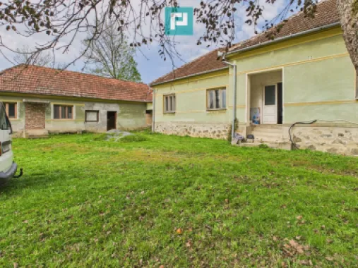 Casă cu teren generos Vărădia de Mureș - Stejar