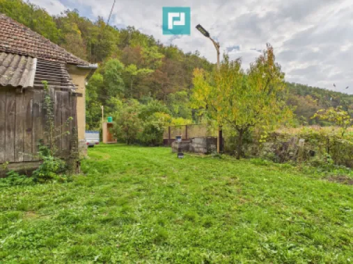 Casă cu teren generos Vărădia de Mureș - Stejar