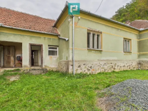 Casă cu teren generos Vărădia de Mureș - Stejar