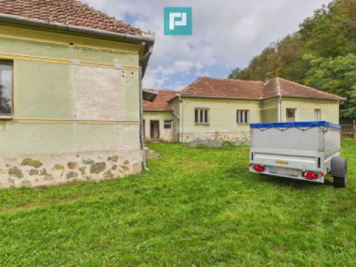 Casă cu teren generos Vărădia de Mureș - Stejar