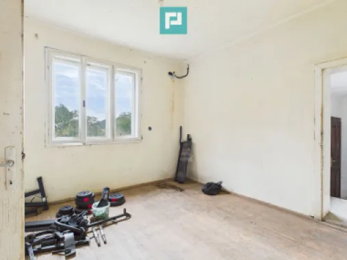 Casă cu teren generos Vărădia de Mureș - Stejar