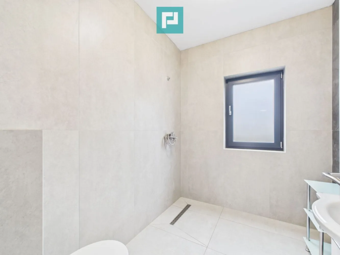 Apartament cu 2 camere, terasă generoasă – Moșnița